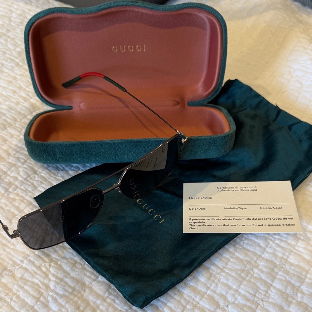 Gucci Black Rectangular Sunglasses with Teal Case